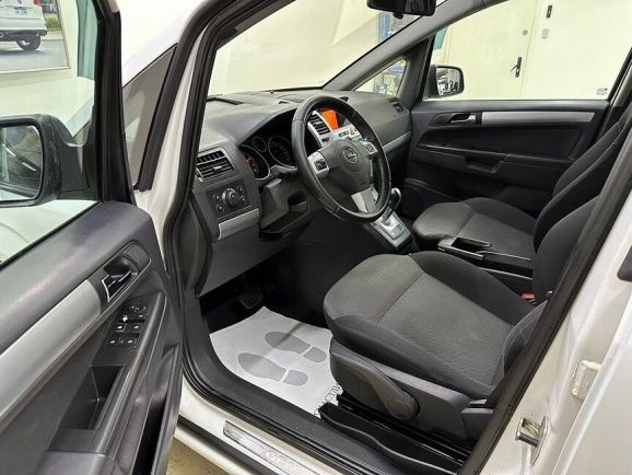 Opel Zafira, 1.8 л, Робот, 2012 фото 9