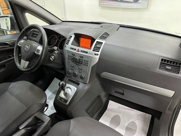 Opel Zafira, 1.8 л, Робот, 2012 фото 11