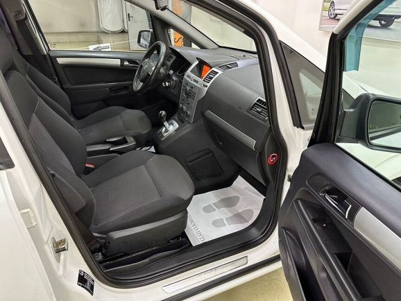 Opel Zafira, 1.8 л, Робот, 2012 фото 12