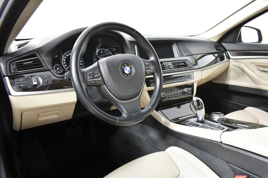 BMW 5 серии, 3.0 л, АТ, 2015 фото 12