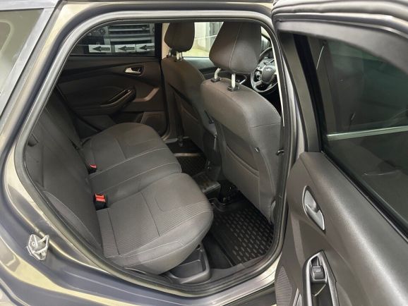 Ford Focus, 1.6 л, Робот, 2014 фото 1