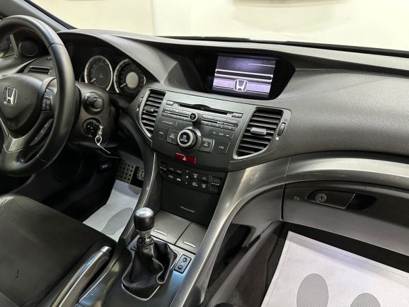 Honda Accord, 2.4 л, МТ, 2011 фото 12