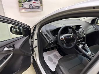 Ford Focus, 1.6 л, МКПП, 2012 фото 8