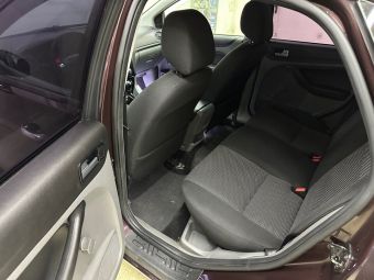 Ford Focus, 1.8 л, МКПП, 2010 фото 2