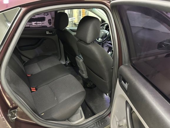 Ford Focus, 1.8 л, МТ, 2010 фото 1