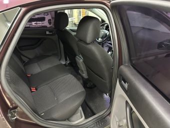 Ford Focus, 1.8 л, МКПП, 2010 фото 1