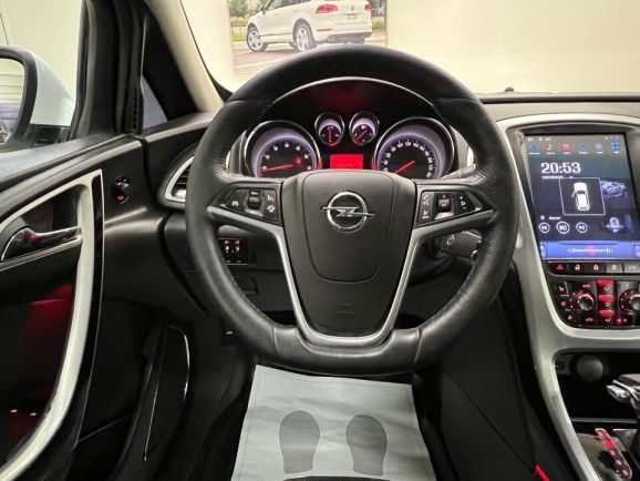 Opel Astra, 1.4 л, АТ, 2012 фото 9