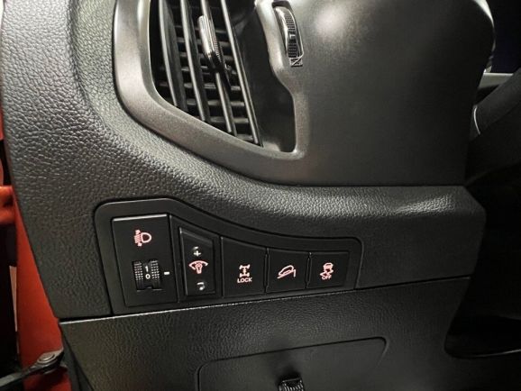 Kia Sportage Luxe, 2.0 л, МТ, 2013 фото 11