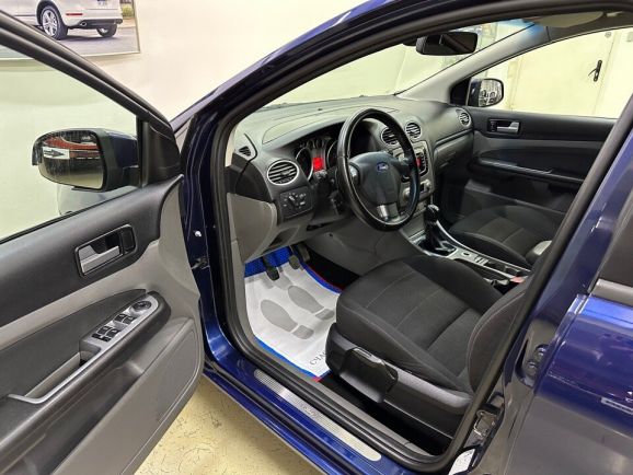 Ford Focus Titanium, 1.8 л, МТ, 2009 фото 9