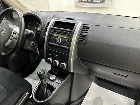 Nissan X-Trail XE, 2.0 л, МТ, 2012 фото 11