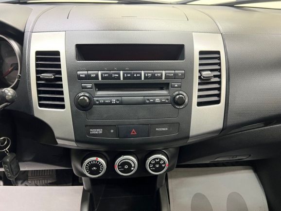 Mitsubishi Outlander Inspire, 3.0 л, АТ, 2007 фото 14