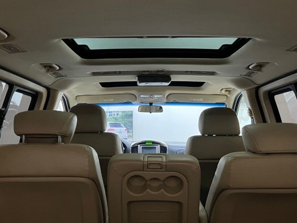 Hyundai Grand Starex, 2.5 л, АТ, 2008 фото 2