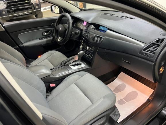 Renault Latitude Dynamique, 2.0 л, Вариатор, 2010 фото 2