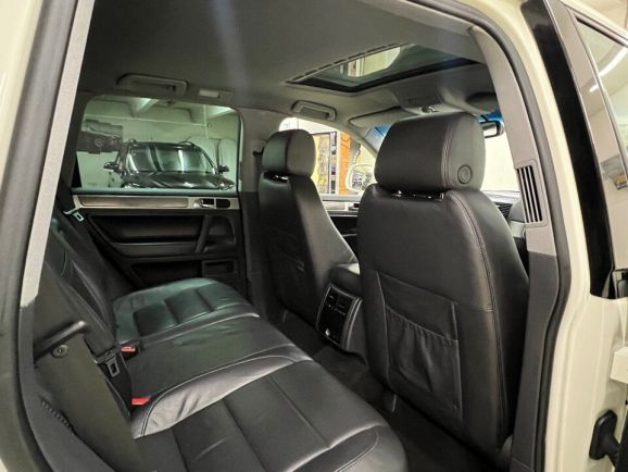 Volkswagen Touareg, 3.0 л, АТ, 2009 фото 1