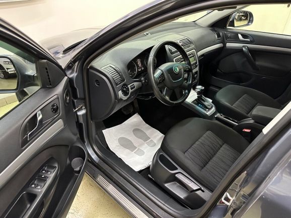 Skoda Octavia Elegance, 1.8 л, АТ, 2010 фото 9