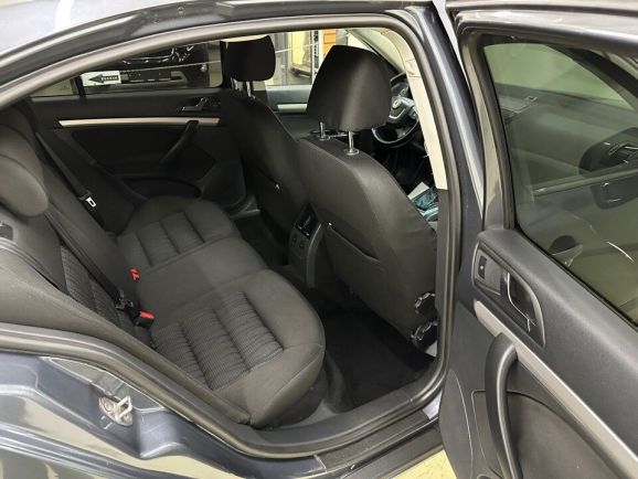 Skoda Octavia Elegance, 1.8 л, АТ, 2010 фото 1