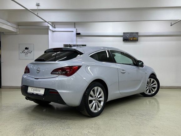 Opel Astra, 1.6 л, МТ, 2012 фото 8