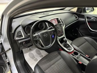 Opel Astra, 1.6 л, МКПП, 2012 фото 9