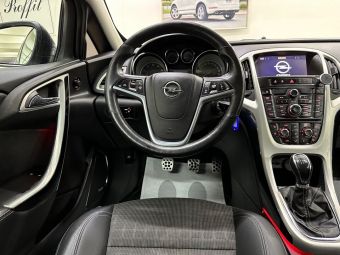 Opel Astra, 1.6 л, МКПП, 2012 фото 10