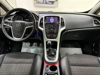 Opel Astra, 1.6 л, МКПП, 2012 фото 11