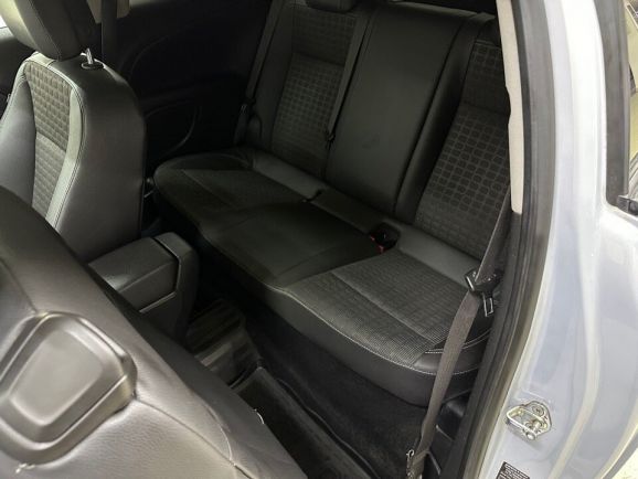 Opel Astra, 1.6 л, МТ, 2012 фото 1