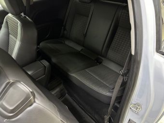 Opel Astra, 1.6 л, МКПП, 2012 фото 1