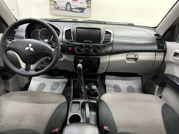 Mitsubishi L200, 2.5 л, МТ, 2010 фото 10