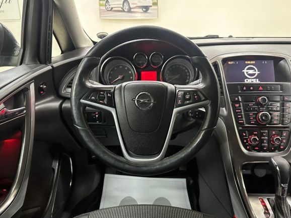 Opel Astra Cosmo, 1.4 л, АТ, 2012 фото 10