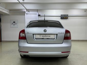Skoda Octavia, 1.8 л, МКПП, 2011 фото 7