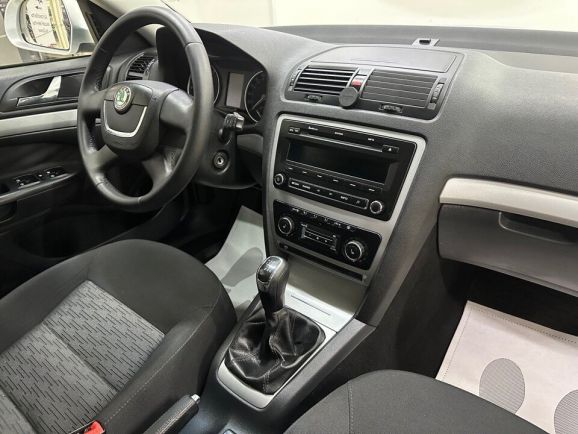 Skoda Octavia, 1.8 л, МТ, 2011 фото 11