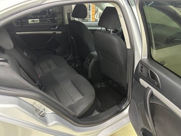 Skoda Octavia, 1.8 л, МТ, 2011 фото 2