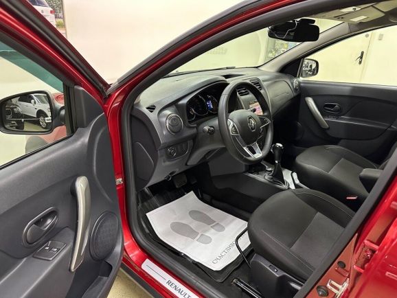 Renault Sandero Stepway Drive, 1.6 л, АТ, 2019 фото 9