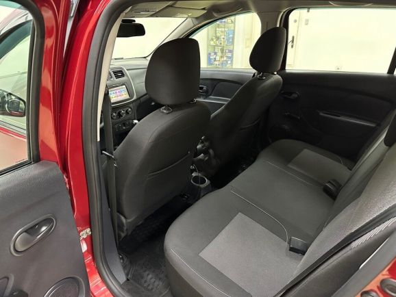 Renault Sandero Stepway Drive, 1.6 л, АТ, 2019 фото 2