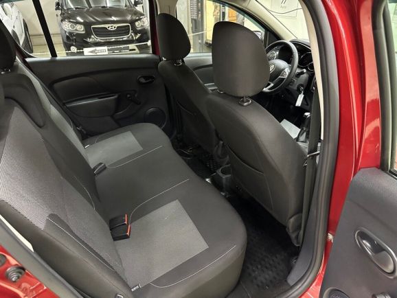 Renault Sandero Stepway Drive, 1.6 л, АТ, 2019 фото 1