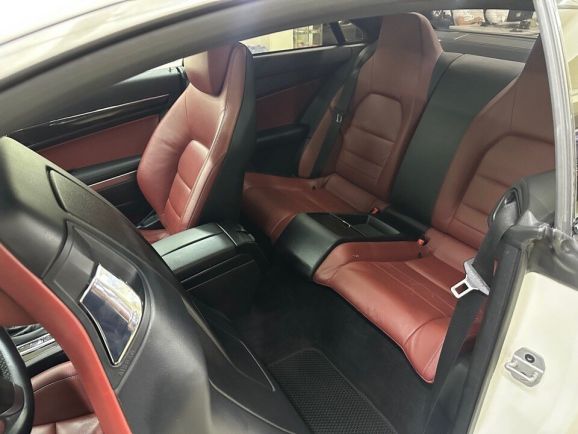 Mercedes-Benz E-Класс E 250 CGI BlueEFFICIENCY, 1.8 л, АТ, 2010 фото 20