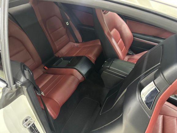 Mercedes-Benz E-Класс E 250 CGI BlueEFFICIENCY, 1.8 л, АТ, 2010 фото 1