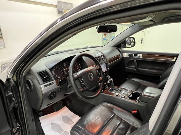 Volkswagen Touareg, 3.0 л, АТ, 2009 фото 10