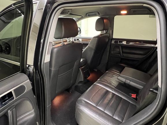 Volkswagen Touareg, 3.0 л, АТ, 2009 фото 13