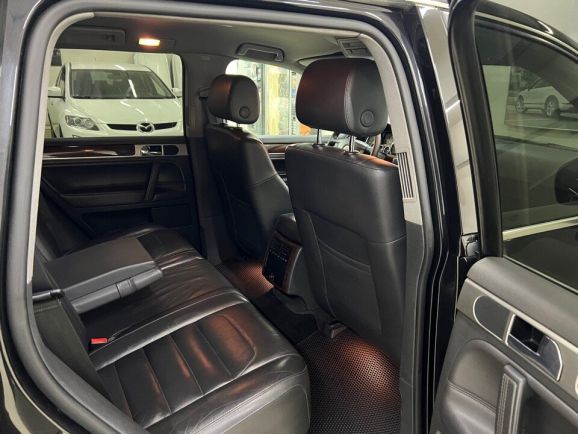 Volkswagen Touareg, 3.0 л, АТ, 2009 фото 1