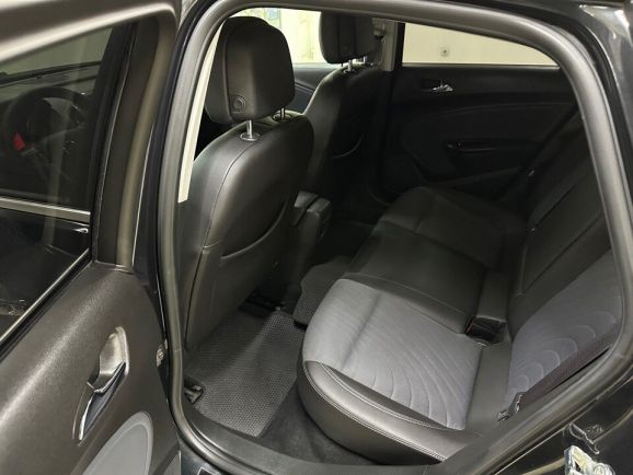 Opel Astra Cosmo, 1.4 л, АТ, 2013 фото 2