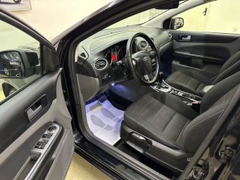 Ford Focus Titanium, 2.0 л, АТ, 2010 фото 9