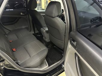 Ford Focus Titanium, 2.0 л, АТ, 2010 фото 1