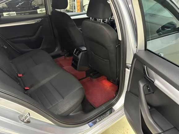 Skoda Octavia, 1.4 л, Робот, 2013 фото 1