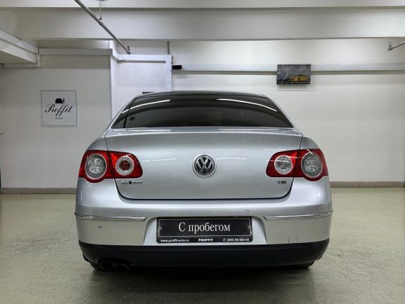 Volkswagen Passat Highline, 1.8 л, Робот, 2010 фото 7