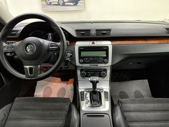 Volkswagen Passat Highline, 1.8 л, Робот, 2010 фото 11
