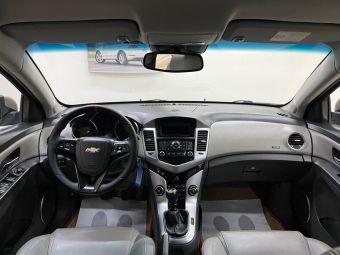 Chevrolet Cruze LT, 1.8 л, МКПП, 2009 фото 12