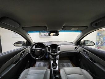 Chevrolet Cruze LT, 1.8 л, МКПП, 2009 фото 2