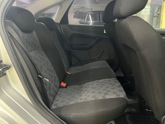 Ford Focus Comfort, 1.6 л, АТ, 2005 фото 2