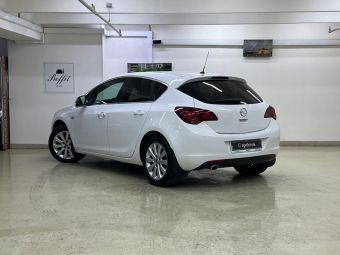 Opel Astra Cosmo, 1.6 л, АКПП, 2011 фото 6