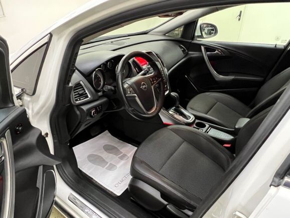 Opel Astra Cosmo, 1.6 л, АТ, 2011 фото 10